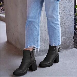 Toms Womens Rya Leather Round Toe Ankle Boots size 10